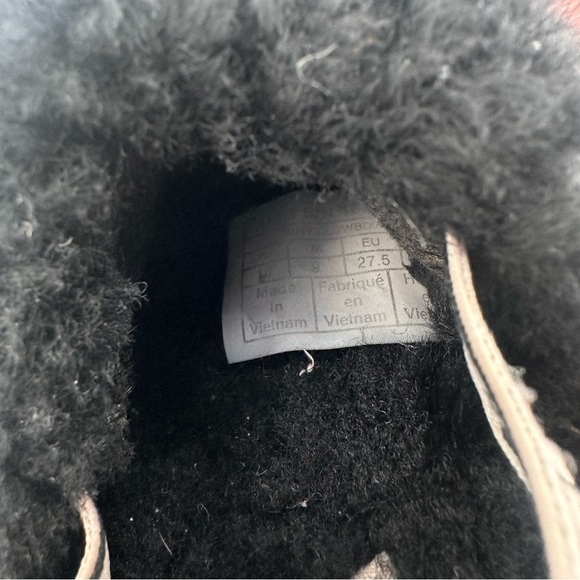 UGG Black Fluffy Kids Slippers Little Kid Size 10 - Picture 4 of 7